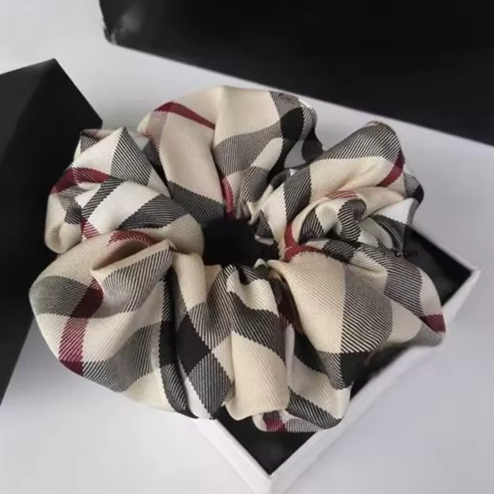 NWT Scrunchie Elastic Hair Band Plaid Headband Ponytail Band